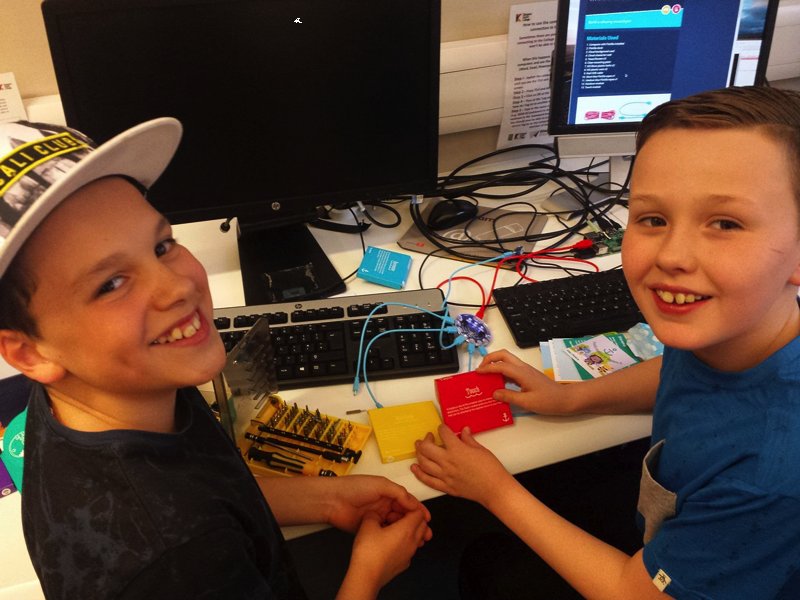 CoderScot's tweet image. Could you help young people in Glasgow's Bridgeton keep on coding? Friendly and thriving @coderbridgeton is looking for a new Champion to lead the club with the help of @ThenueHousing and existing mentors. Get in touch if you'd like to learn more! 😀