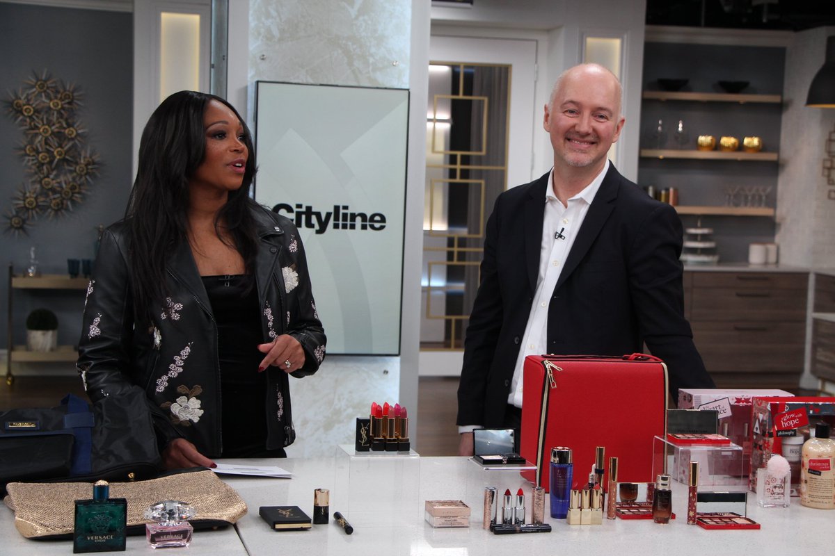 Cityline's tweet photo. GIVEAWAY: Follow @Cityline and @davelackie + RT this tweet for your chance to win a $425 beauty prize pack! Contest closes 11:59pm EST Nov 25. What could you win? WATCH: https://t.co/65aSUep4S6 https://t.co/LFHGSpvq6o