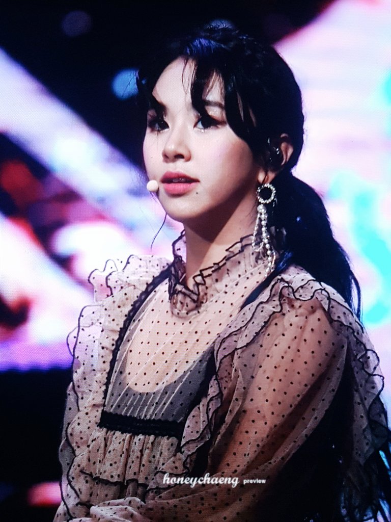 honeychaeng's tweet photo. #트와이스 #TWICE #채영 #chaeyoung
181123 #청룡영화제 프리뷰

심야보러가즈아 https://t.co/hxuhvSCsXd