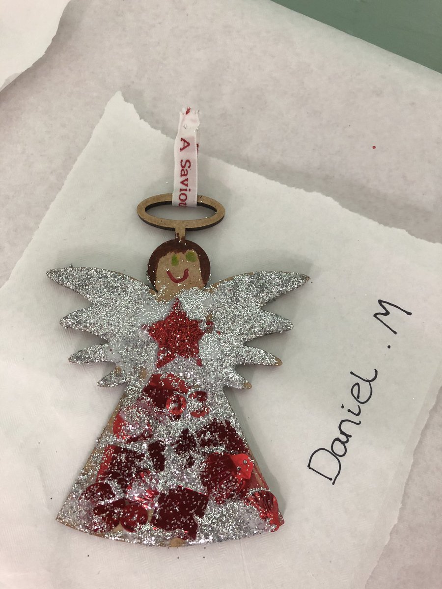 jacksonwendyj's tweet image. #Christcentred #allage #creativity, #hospitality #celebration these are the @MessyChurchBRF #values which we share with our lovely families. If I could add one more it would be #conversation, the joy of a child asking for the word love and sharing that God is love @SouthwarkCofE