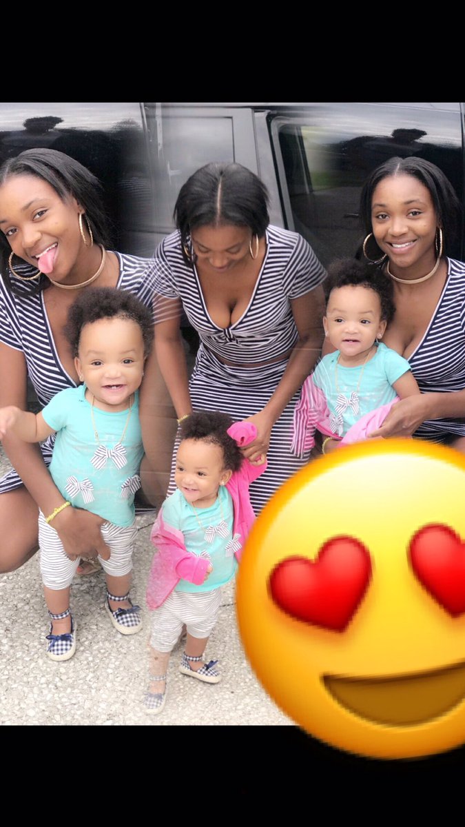 Wildcherry578's tweet photo. Thankful for her and everything she comes with 👩👧💙🦋 #thanksgiving18 #Lifeline #MineNodoubt #HadToTakeManyPicturesToGetThese🤣 https://t.co/4OKKf6XBG7
