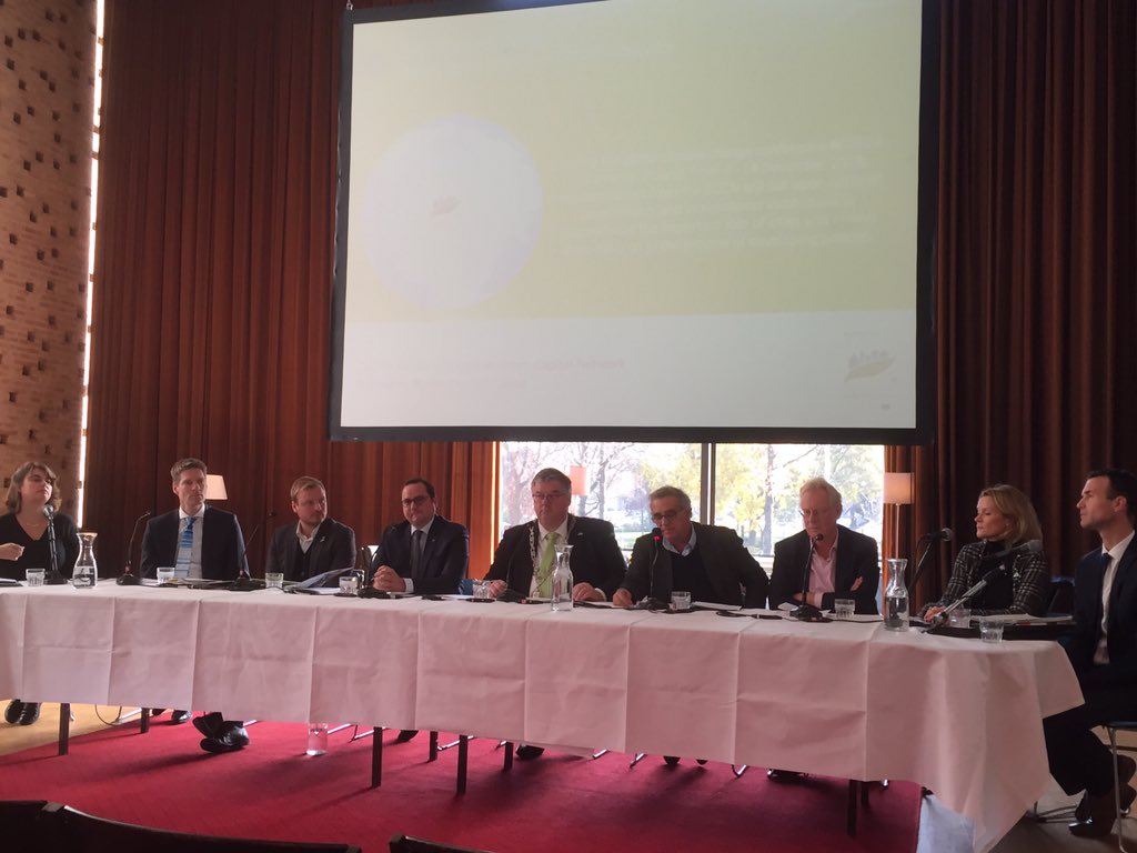 mprhustinx's tweet photo. 18 cities from the @EU_GreenCapital network signed a Call for sustainable action and will present it at #COP24 in Katowice https://t.co/x5oEdOp9XA @eumayors @ICLEI_Europe @EUROCITIEStweet @BerniceNot (impressive speech!) https://t.co/FmhNYCB4w5