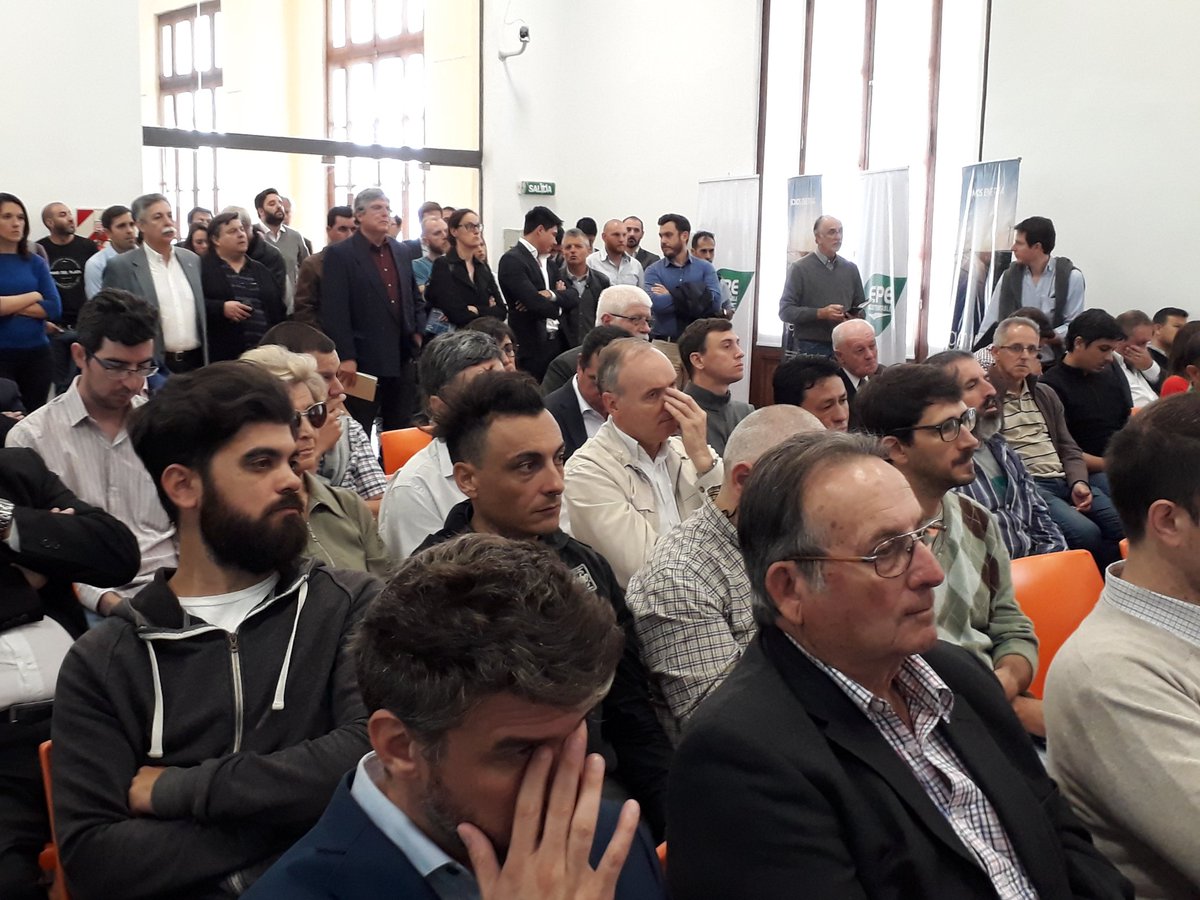 anoticiados's tweet image. Presentan Progama de Generacion de Energias Renovables de la provincia Santa Fe en sede gobernacion Rosario @GeeseVeronica #GENERFE @GobSantaFe @SecEEnergiaSF @ENERFE_SF