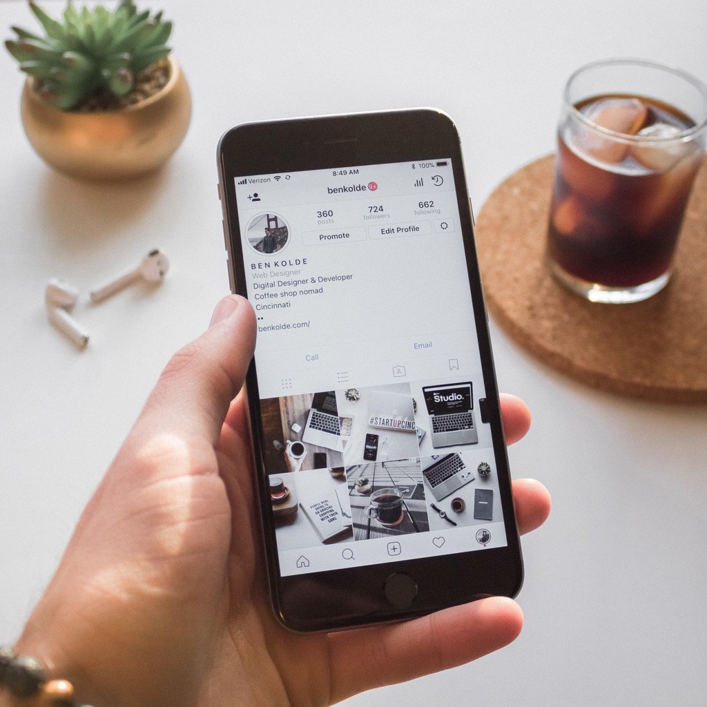 BaasandBaas's tweet photo. Vraag jij je ook wel eens af hoe je jouw Instagram profiel succesvoller maakt? Lees dan nu onze blog over hoe je het algoritme van Instagram omzeilt. Link in bio. #amsterdam #onlinemarketing #instagram #hacks #onlinemarketingbureau #work #instahacker #hacking #algorithm https://t.co/rlgygJJOb8