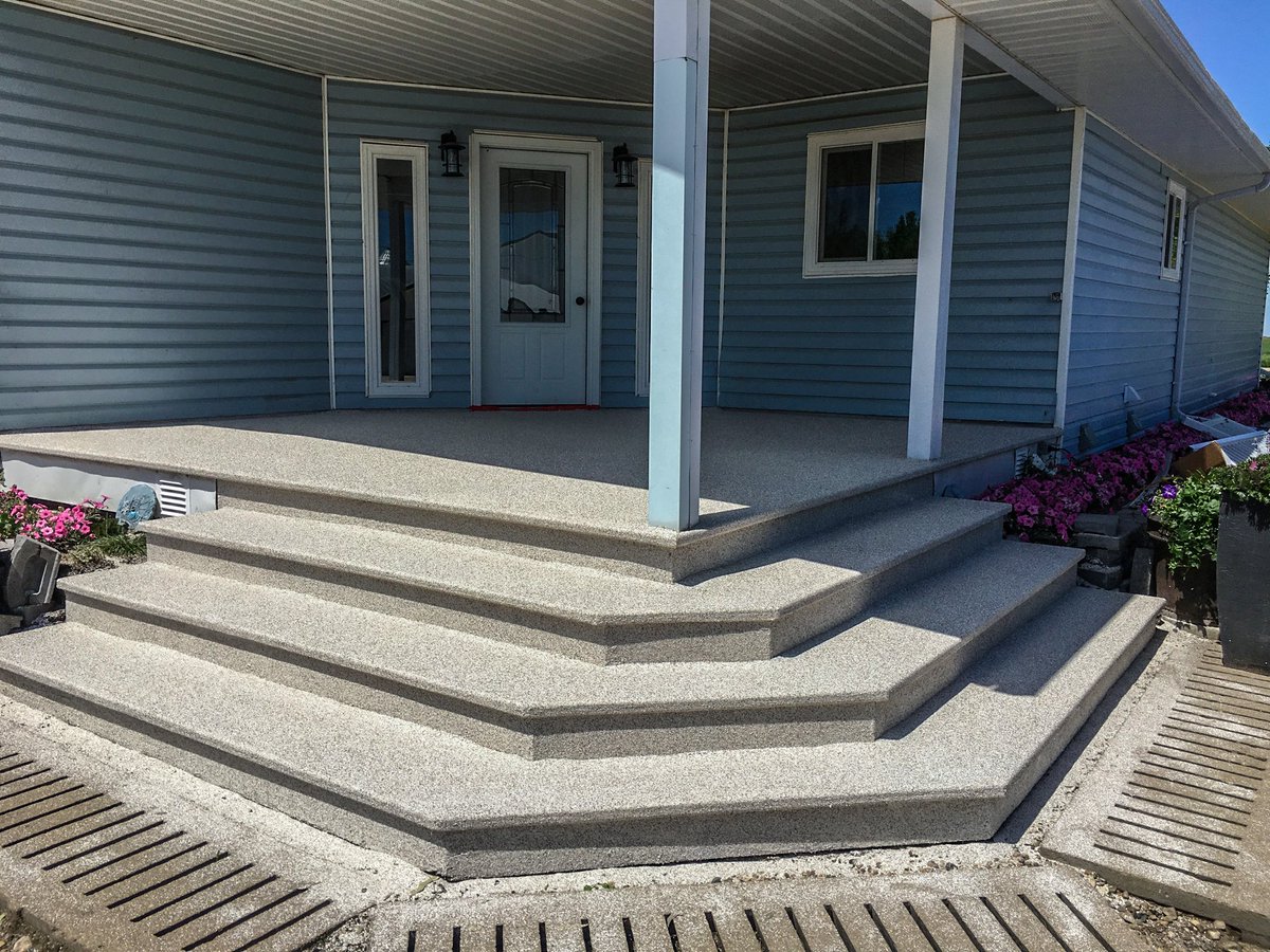 ProSurfaces's tweet photo. Thoughts on these front steps we made in the summer? ⛅

#YQR #steps #decks https://t.co/DSXNA1v0kb