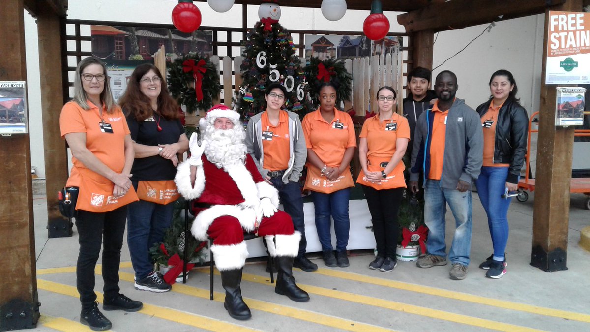 6506Met's tweet photo. Santa and the MET  team  at 6506  !! Rockin black  Friday  !!@jeffinsell_thd https://t.co/mRtmuWmCGH
