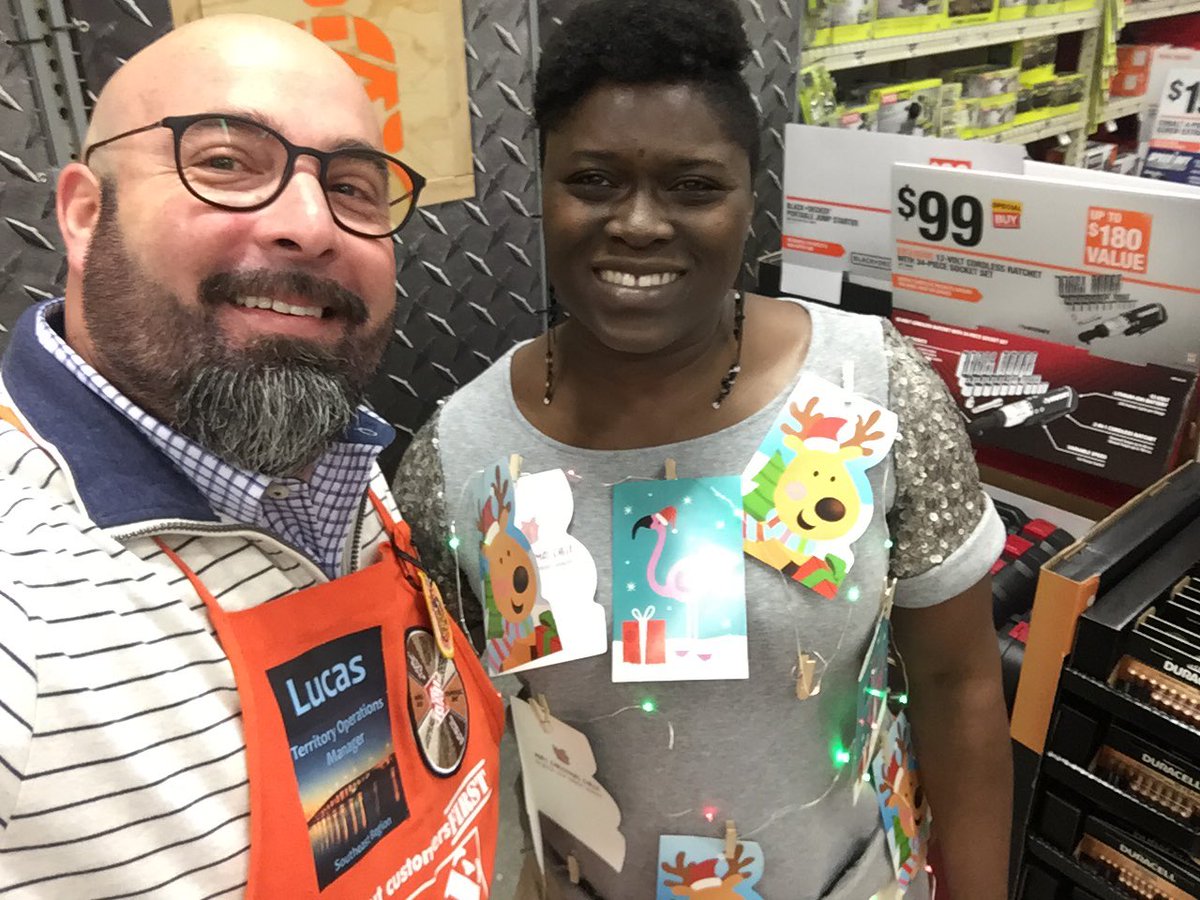 LucSCTOM's tweet photo. ⁦@chavonne_bishop⁩ is repping her ugly sweater ⁦@WeidmanJess⁩ you got nothing! (Not my quote 😆) https://t.co/OHTMlVBMg2