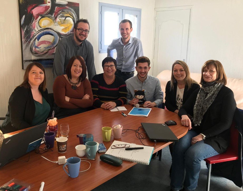 Retour d'#Astro dans la DV Nord et aujourd'hui il a accompagné <a href="/A_Podgorski/">Podgorski Anthony</a> à #Bruay pour une réunion <a href="/SalesforceFR/">Salesforce France</a> afin de revoir les gestes essentiels et partager les bonnes pratiques avec nos Agences <a href="/AXAFrance/">AXA France</a>.
#WhereIsAstro