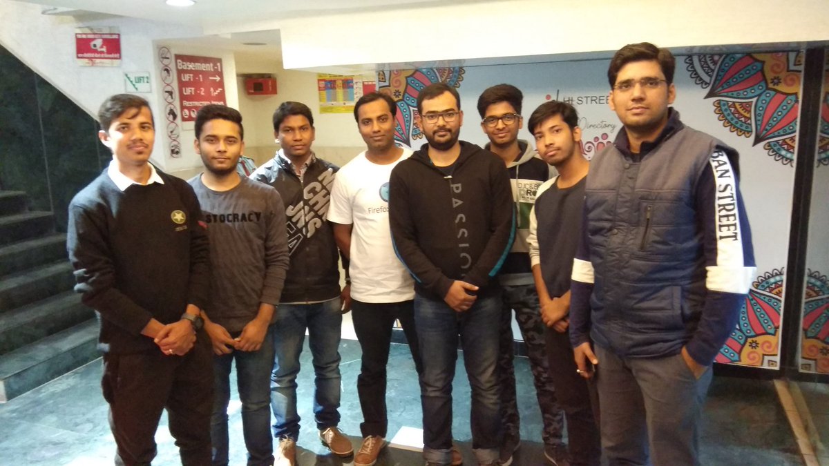 gdgrnc's tweet photo. Our first Meetup with students and developers of Ranchi.
@GoogleDevsIN @dattaniharsh @karthik_padman @ishahbaz @itsraviranjan @AlamM1212 https://t.co/Z1o9eijA1D