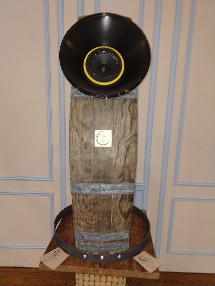 vinovinyle's tweet photo. La voilà enfin , en place au @vinocamp, Vino Vinyle, la première enceinte Bluetooth pour les amateurs de vin et de musique. A découvrir sans modération. https://t.co/S5ZZor8jFE