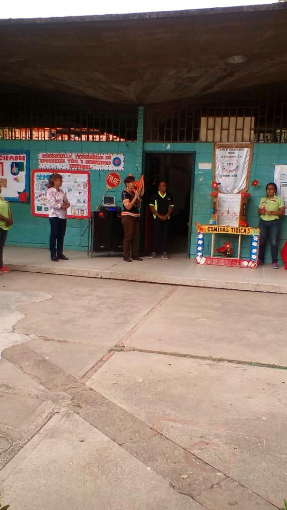 Escuela Básica Estadal José María Benitez tweet media