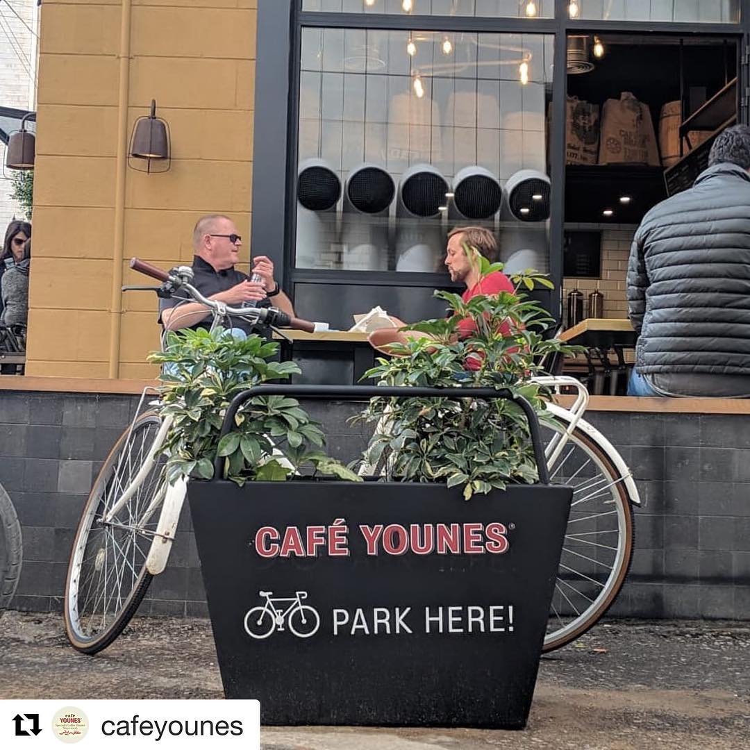 The_ChainEffect's tweet photo. You can now cycle to Cafe Younes in Achrafieh and use our new Bike Parking !
#lebanesecycling #lebanonbybike #bikelebanon #lebanontoday #livelovebeirut #beiruting #thechaineffect https://t.co/1nGCoqiAc7