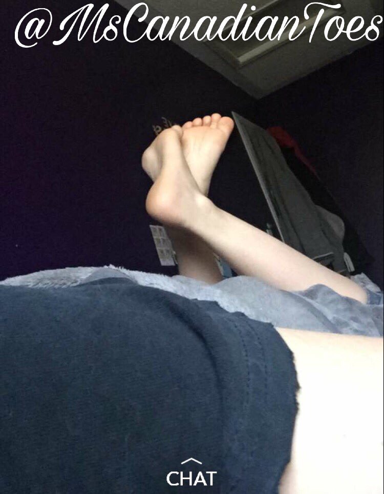 MsToesies's tweet photo. Just relaxing, really needing a pedi❤️ pay up foot pigs❤️❤️ #payforpedi #FootFetish #Toes #SoleFetish #Soles #queenfeet #sexyfeetandtoes https://t.co/Gv7bTEOOBc