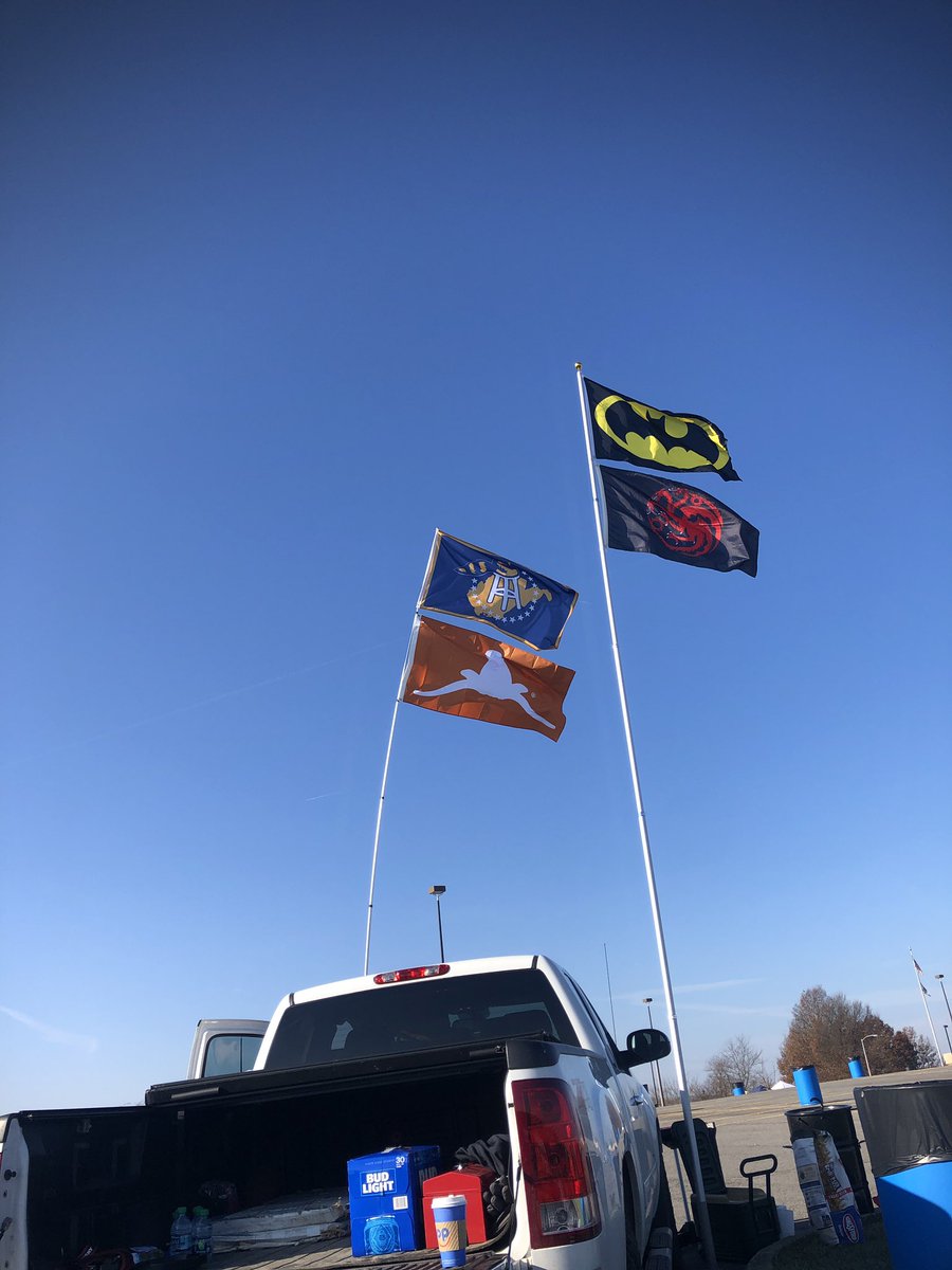 AustinB323's tweet photo. @WVUBarstool #neverforget #hornsdown 🤘🏻👇🏻 https://t.co/LOBheSJfw6