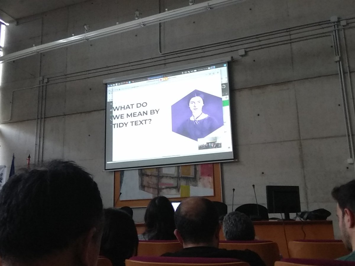 R_Hisp's tweet photo. Charla de la gran @juliasilge en las #XJRes https://t.co/ROK4lL8mTF