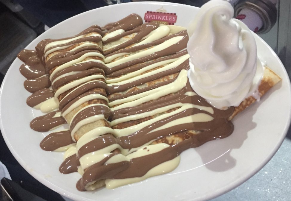 SprinklesGelato's tweet photo. Crepe swimming in a pool of chocolate 🙈😄 #crepetastic https://t.co/XAIWH76njl