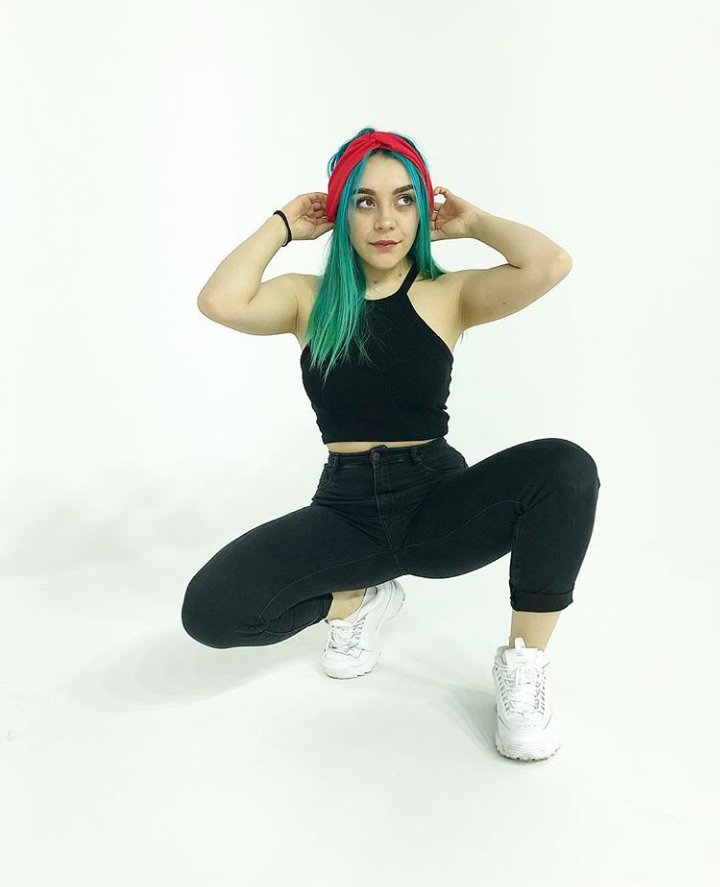tuawards2018's tweet photo. Muy Queridas 💣💥
Pero A Quien Bancas?

Rt @Sofiaalcastro 

Mg @lelepons 

(Seguinos Para Validar Tu Voto) https://t.co/qMX0WhDpbW