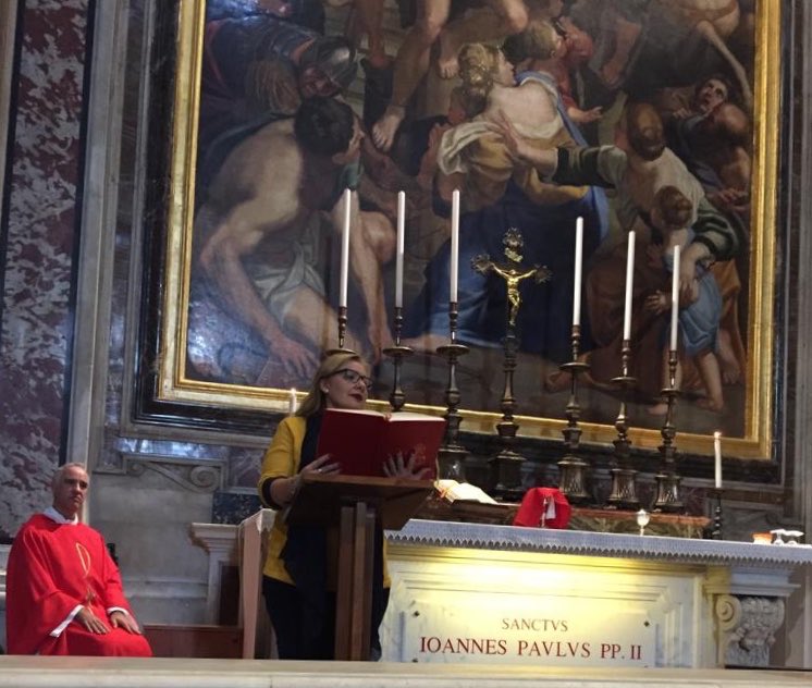 corolasflores's tweet photo. Eucaristía en la Capilla de San Juan Pablo II. “TOTUS TUUS”. #imcv2018 #Roma https://t.co/BG26XHnewZ