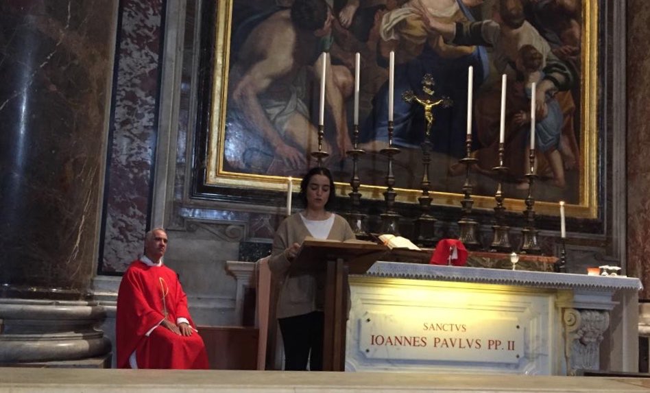 corolasflores's tweet photo. Eucaristía en la Capilla de San Juan Pablo II. “TOTUS TUUS”. #imcv2018 #Roma https://t.co/BG26XHnewZ