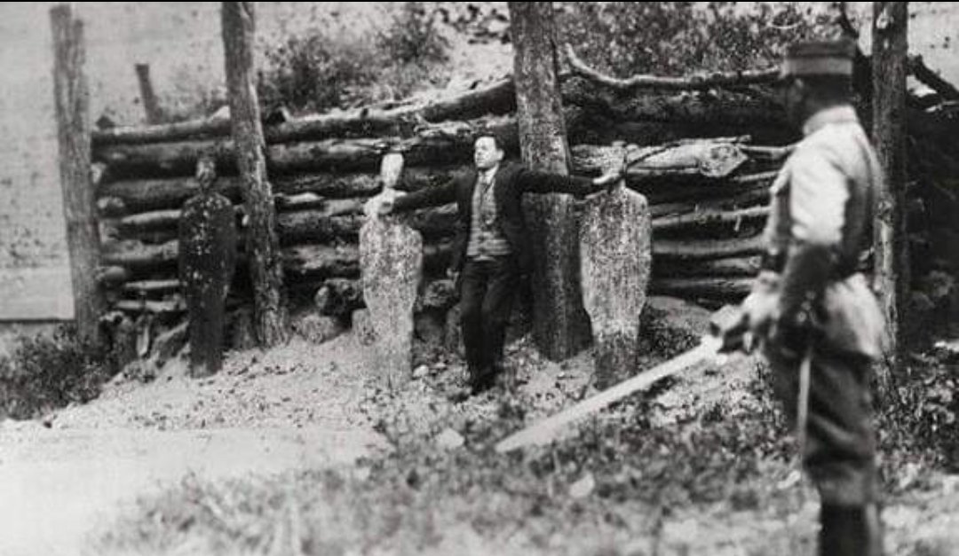 91 years ago, on this date, Bl. Miguel Pro was executed at the age of 36 for the crime of being a Catholic priest 

Viva Cristo Rey! Bl. Miguel Pro and all you saints and martyrs of the Cristeros, pray for us.