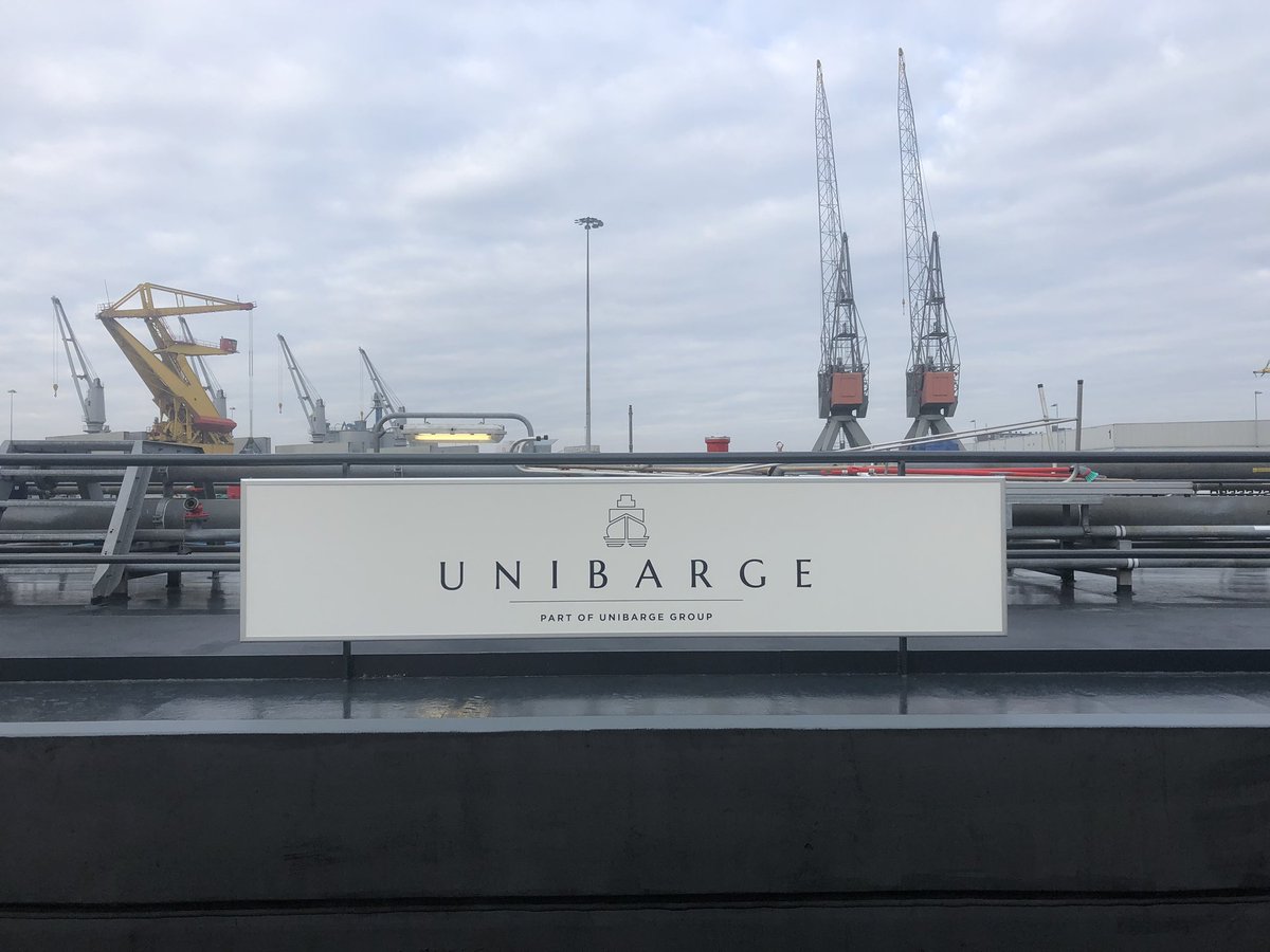 Dockmarks's tweet image. Een pittig dagje, maar we hebben het voor elkaar. 3 Schepen van #unibarge voorzien van #scheepsbelettering #scheepsborden #scheepslogo. MTS Bolero IV, V &amp;amp; VI gaan verder als MTS Boston, MTS Toronto &amp;amp; MTS Memphis. Unibarge bedankt!