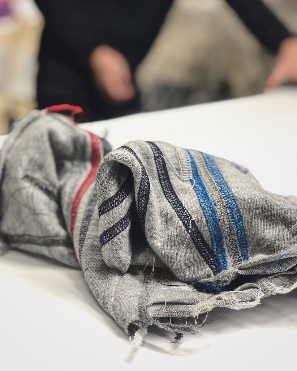 RedwoodClassics's tweet image. They say practice makes perfect, so when it comes to our sought-after signature #flatlock stitch, you can bet we practice A LOT. 

✂️ 

Perfection is an evolving craft, but with every test, tinker and needle change we raise the bar.  

#FactoryFriday
#MadeInCanada