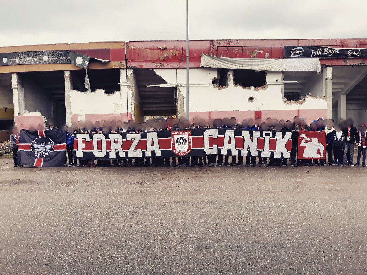 An gelir paldır küldür yıkılır bulutlar.

#ForzaCANİK