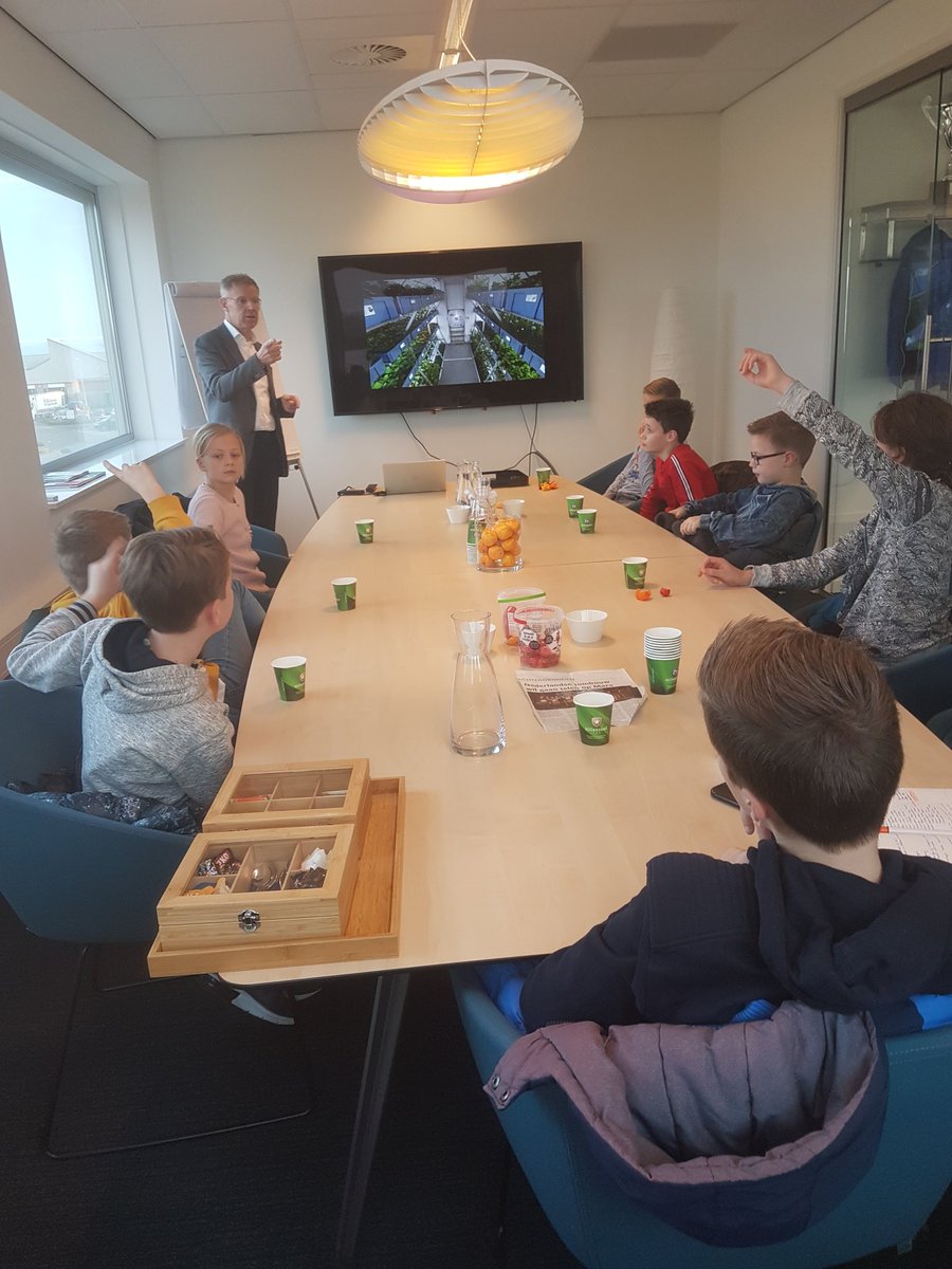 Hillenraad's tweet photo. SUB40 missie telen op Mars trekt ook jong talent aan! #Bernadetteschool deelnemer #FirstLegoLeague #ruimtevaart https://t.co/Gk1s8QPHAd