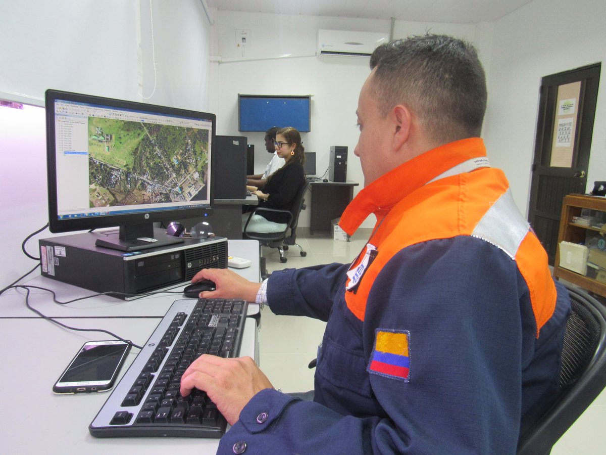 Dimarcolombia's tweet photo. Un grupo de investigadores del Centro de Investigaciones Oceanográficas e Hidrográficas del #Pacífico de @Dimarcolombia, participan en la Primera #ExpediciónPacífico2018, que zarpará el día de hoy desde Puerto Hondo, en #Tumaco. https://t.co/g8nBAhG4ew