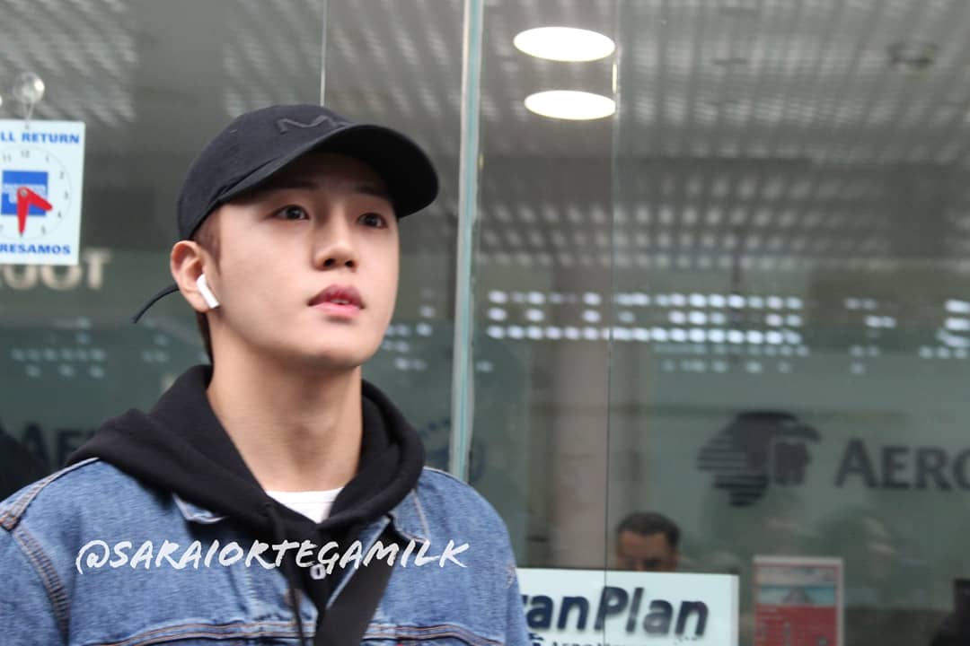 SaraiOrtegaMilk's tweet photo. 221118 🇲🇽💜 ACE IN MÉXICO
AIRPORT
#멕시코_에이스 #MEXICO_ACE #ACE #에이스 #Donghun #동훈 #WOW #와우 #Jun #준 #KimByeongKwan #김병관 #Chan #찬 #초이스 @official_ACE7 https://t.co/MH6jvf0E4C