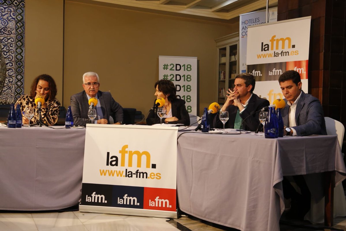 lafm_es's tweet photo. Esta noche en @lafm_es a las 19h00 y en @RadioPuerto 107.8 a las 20:15 vuelve a escuchar #CádizDebate con los números uno por @ppcadiz, @psoecadiz, @Adelante_CAD y @CsCadiz_Prov al Parlamento de Andalucía por las elecciones del #2D18 https://t.co/fJtvIT0mPr