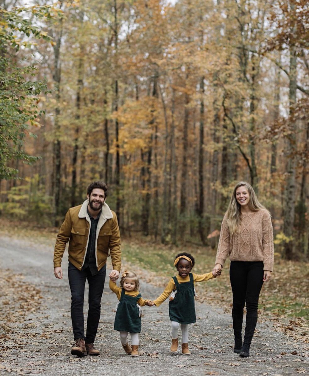ThomasRhett's tweet photo. So thankful for our amazing, beautiful, little crazy family🙌🏼 for those of you who have done family photos with your kids YOU KNOW!! Much to love to everyone. Happy late thanksgiving! https://t.co/YskQWiaxDX