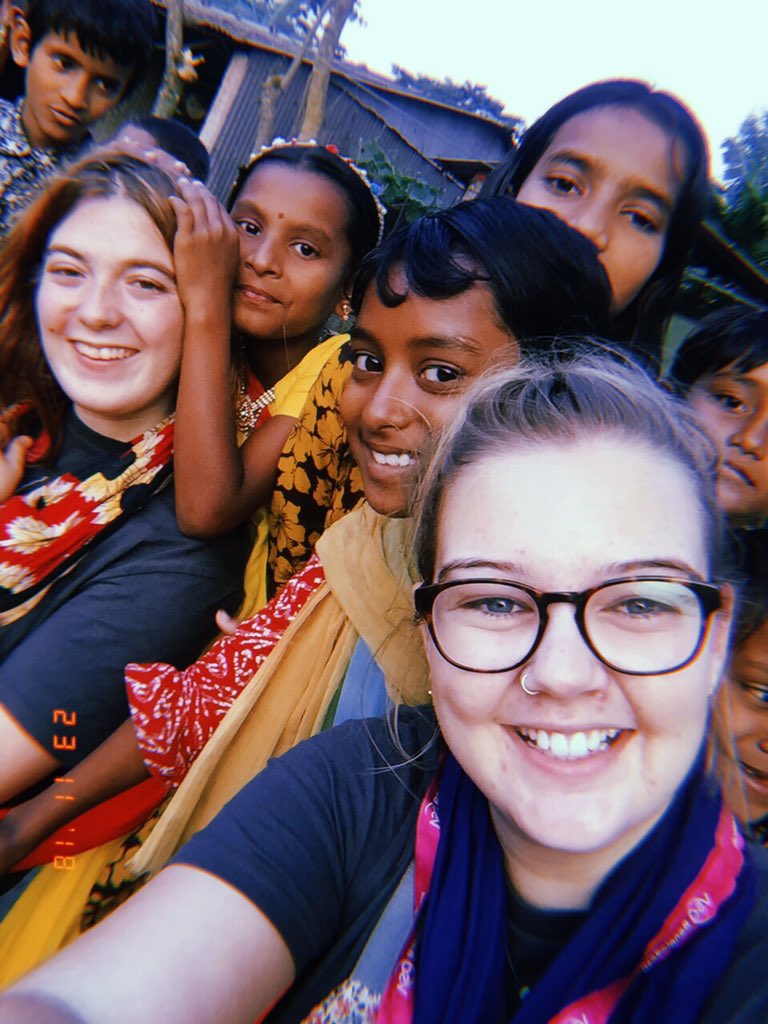 sophsmcC's tweet photo. When they think your name is pronounced ‘selfie’, it would be rude not too... https://t.co/YF9xPMrHRQ