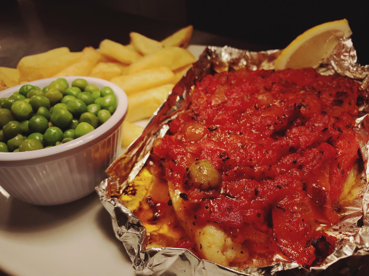 Always a favourite, come and experience Oliver’s own homemade Basque Cod for yourself 🐟😋 #fishfriday #fishandchips