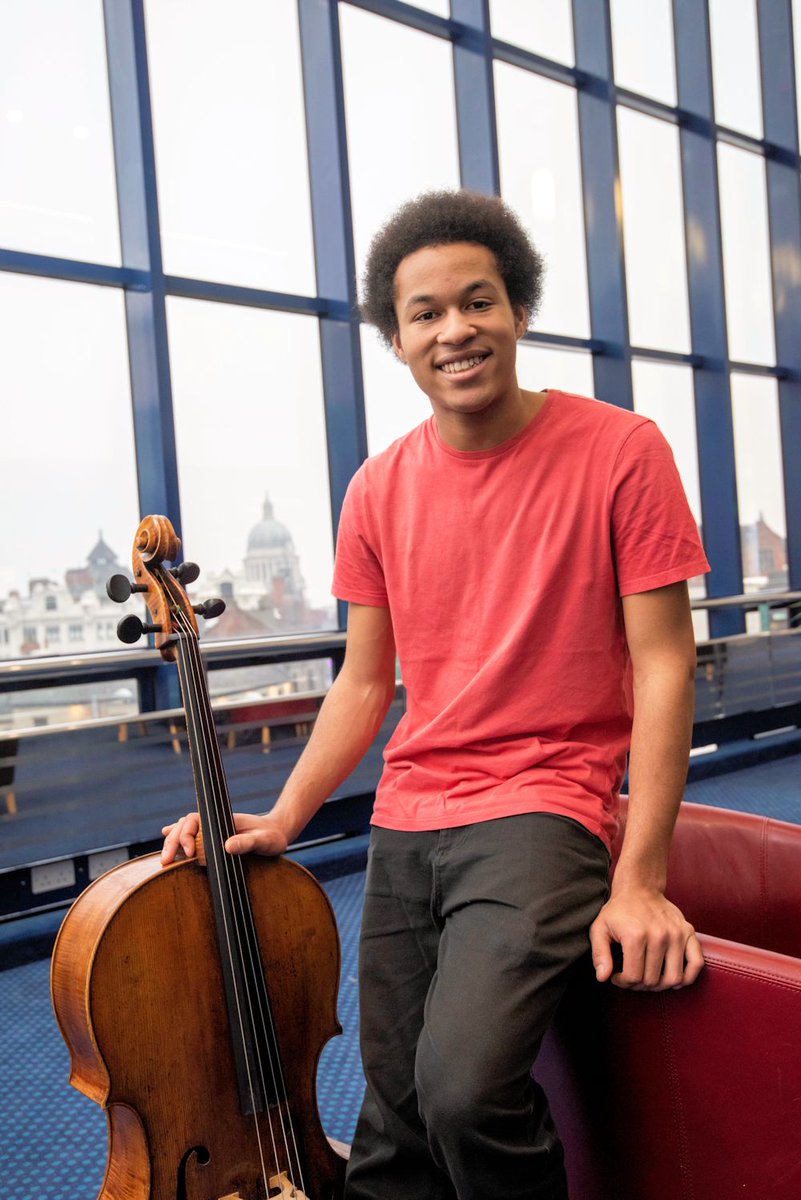 RoyalNottingham's tweet photo. Delighted to have the incredibly talented @ShekuKM back in the building, looking so chilled & relaxed today ahead of his sell out home town performance with @BBCSO tonight. #cellobae #WelcomeHome
📸@TraceyWhitefoot https://t.co/YvcaB1QTuv
