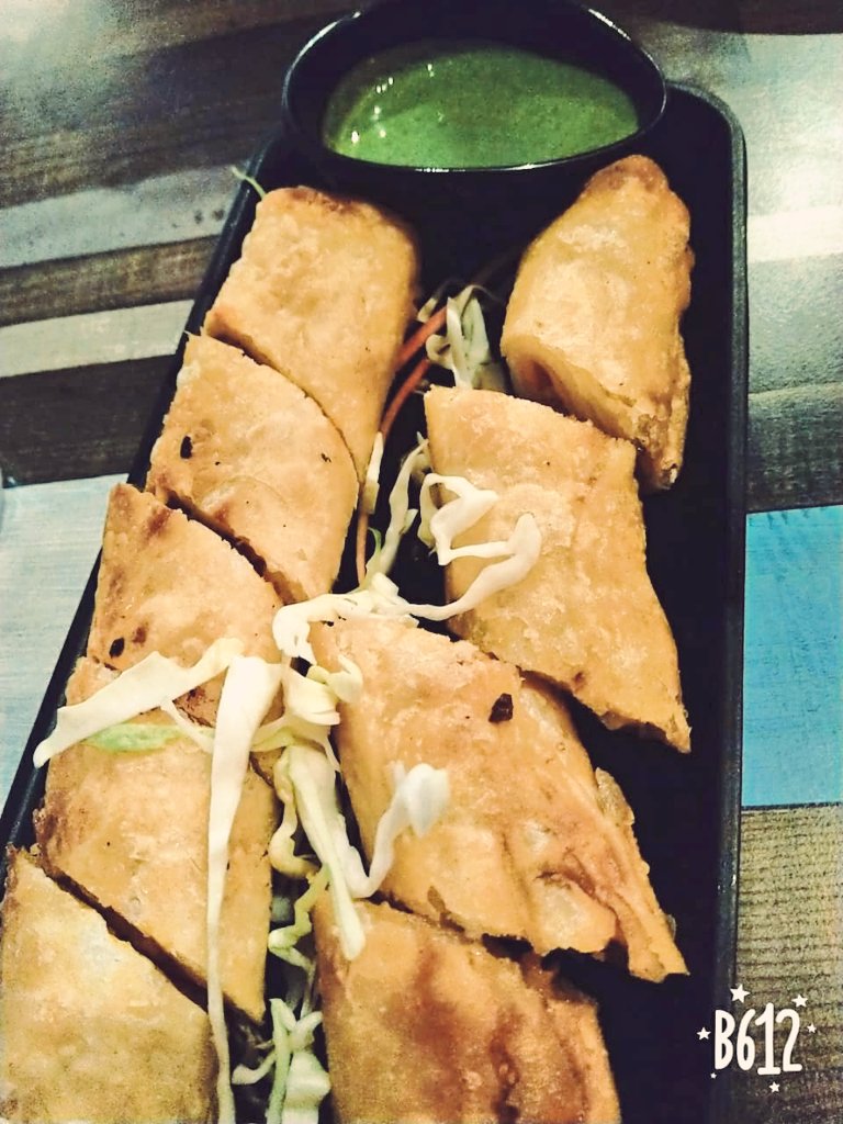 Majaaak_kali's tweet image. Replacing the word love with food😜❤ Yes...our bellies rules our mind!!😂 and Food brings us together👭 #FoodForUnity @jainprachi711
@RadhikaBhatnag4
Awsm times 😍