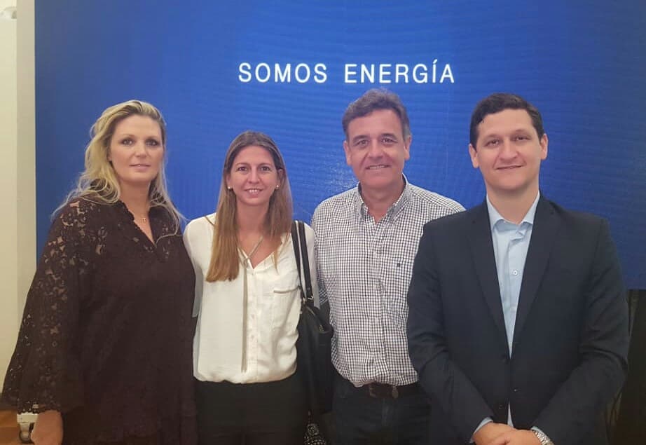 LeoMaximinoOK's tweet image. PROGRAMA DE GENERACIÓN DE ENERGIAS RENOVABLES ♻
#SantaFe Estuvimos presentes en el lanzamiento del Programa #GENERFE, Generación de Energías Renovables (solar y eólica). Estamos felices porque Firmat es una de las ciudades designada para avanzar con este innovador proyecto.