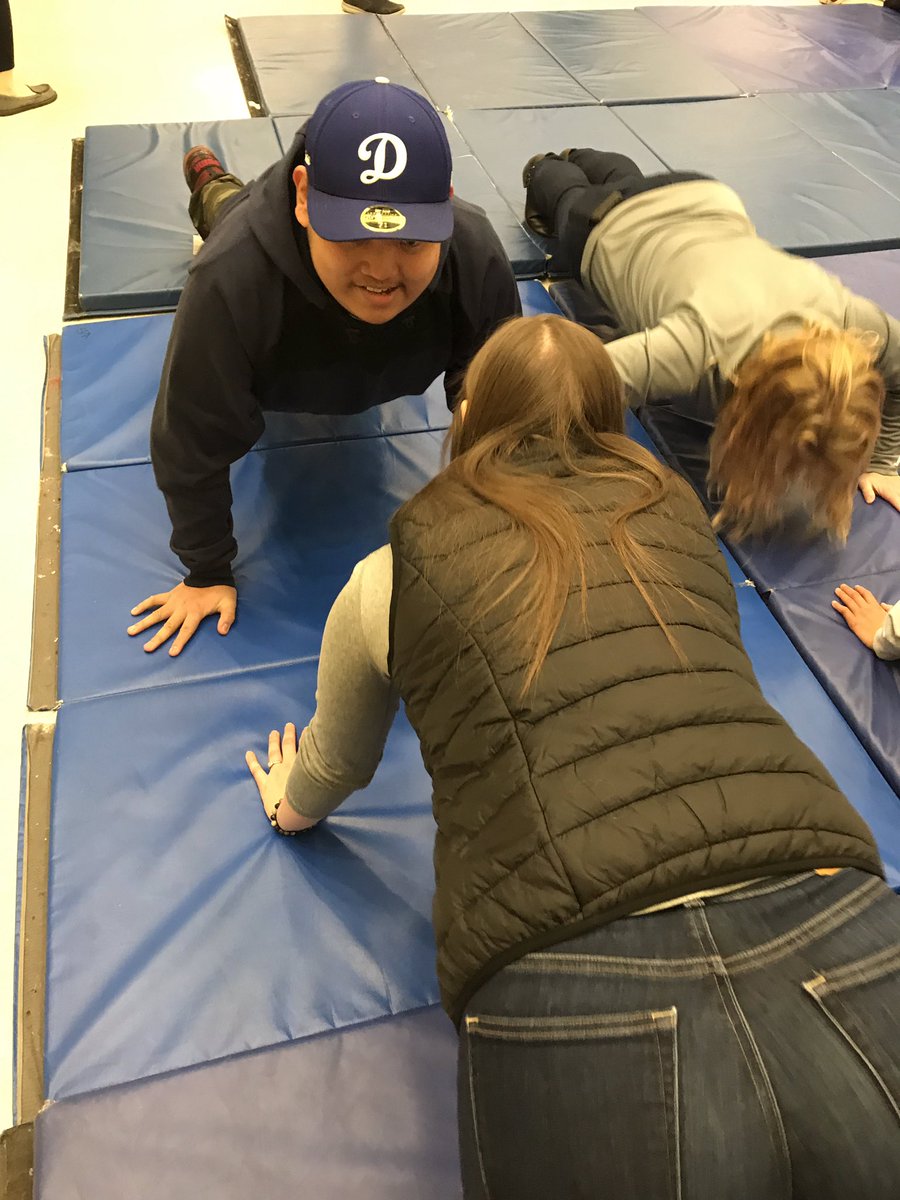 ARISE_program's tweet photo. We knocked out some push-ups this morning for #SPApushupsforPTSDawareness https://t.co/x6k2U7o0th