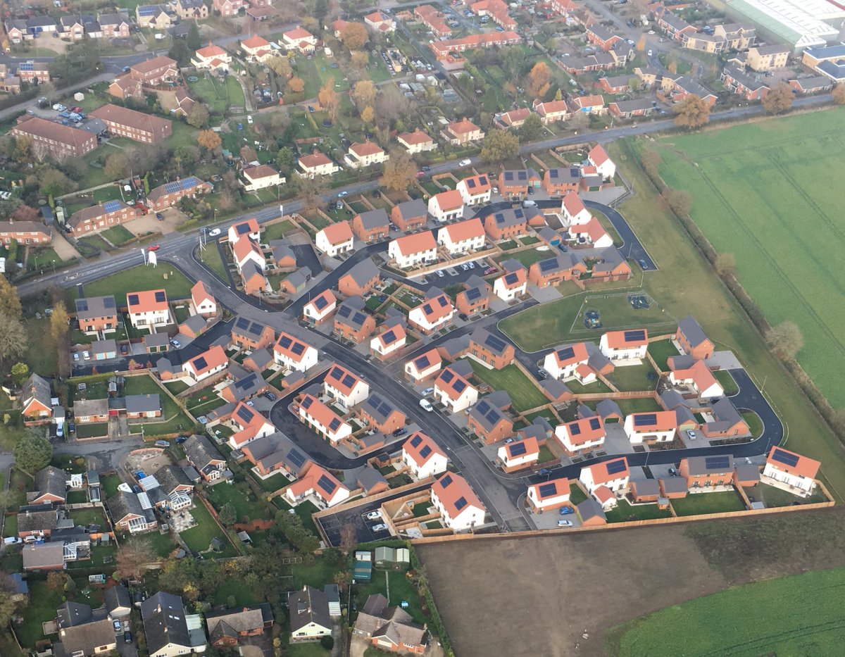 AbelHomes's tweet photo. 3 homes remaining at our #Hingham site - our most recent aerial, taken this week #TheHops https://t.co/mrSTVrqDyn