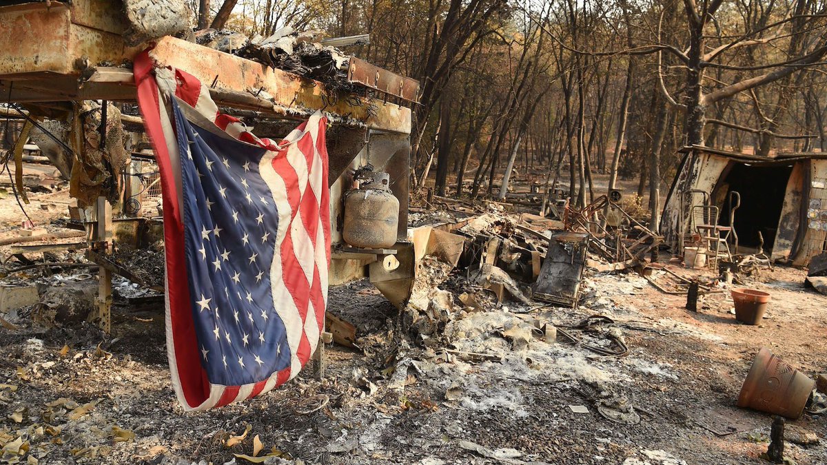 ClimateCentral's tweet photo. Major new climate report warns U.S. could see hundreds of billions in economic losses https://t.co/KeINlhTgwi via @axios https://t.co/uhK371GywQ