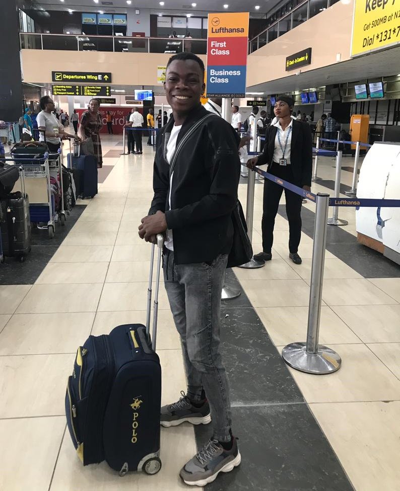 Shell_Nigeria's tweet photo. 🛫Ernest goes to #Sussex
#NNPCShellCup 2017 🏆MVP Ernest Ojelum joins other international scholars at @SussexUni the University of Sussex in an all-expense paid programme. 📚 & ⚽ https://t.co/5IfXTHKP2c https://t.co/P0rt2Agz6q