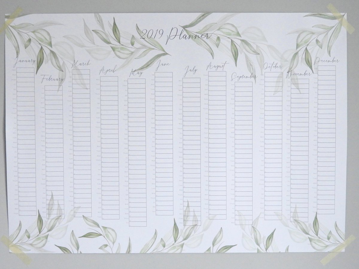 If you book a workshop by midnight tonight you'll get a wall planner worth £15 🌿🎄 #IndieFriday #watercolourworkshop