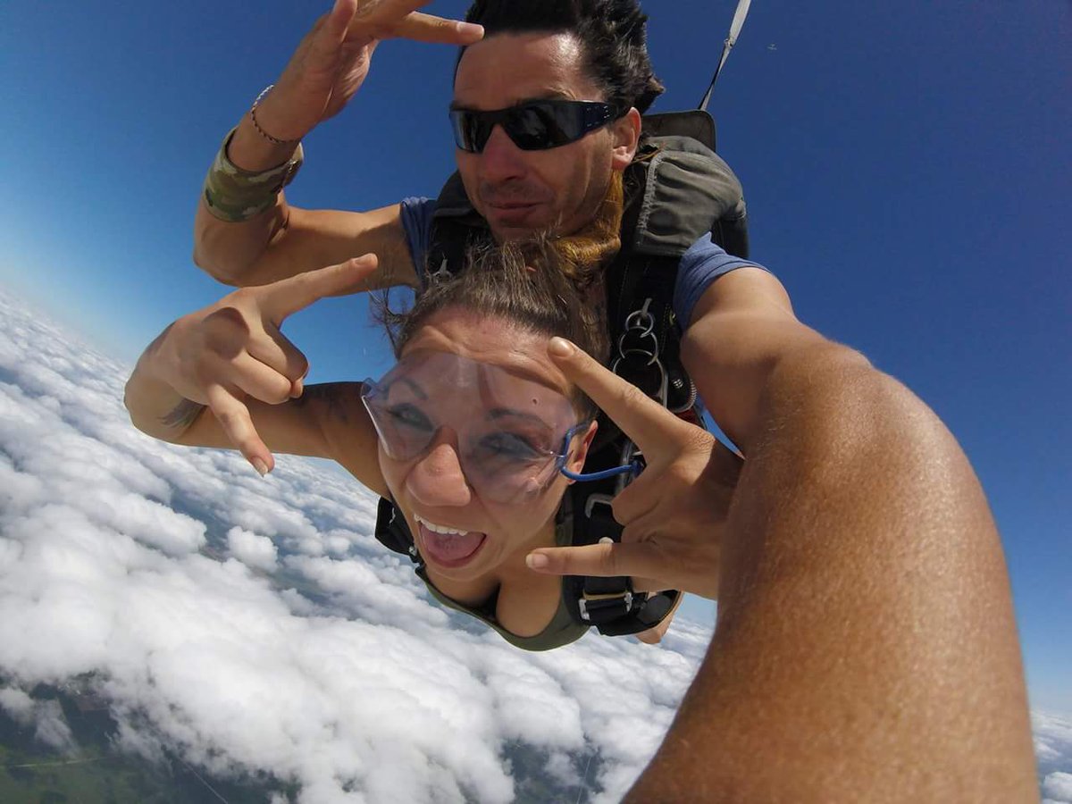 $189 gift Certificates for Tandem Skydiving give us a call 402-831-1231
