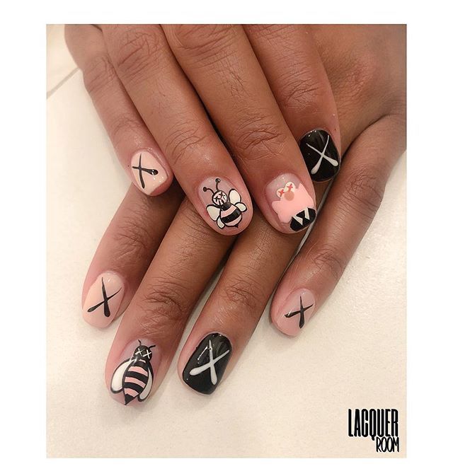 LacquerRoomNYC's tweet photo. No stickers. No stencils. Just brushes.
@funkynailpolish
@kaws
#LacquerRoom #nailart #nails #nailporn #naildesign #freehand #bronxnails #southbronx #motthaven #FunkyNailPolish #TeamLacquerRoom https://t.co/58bOebPeBp https://t.co/XZ2QMsI9tO