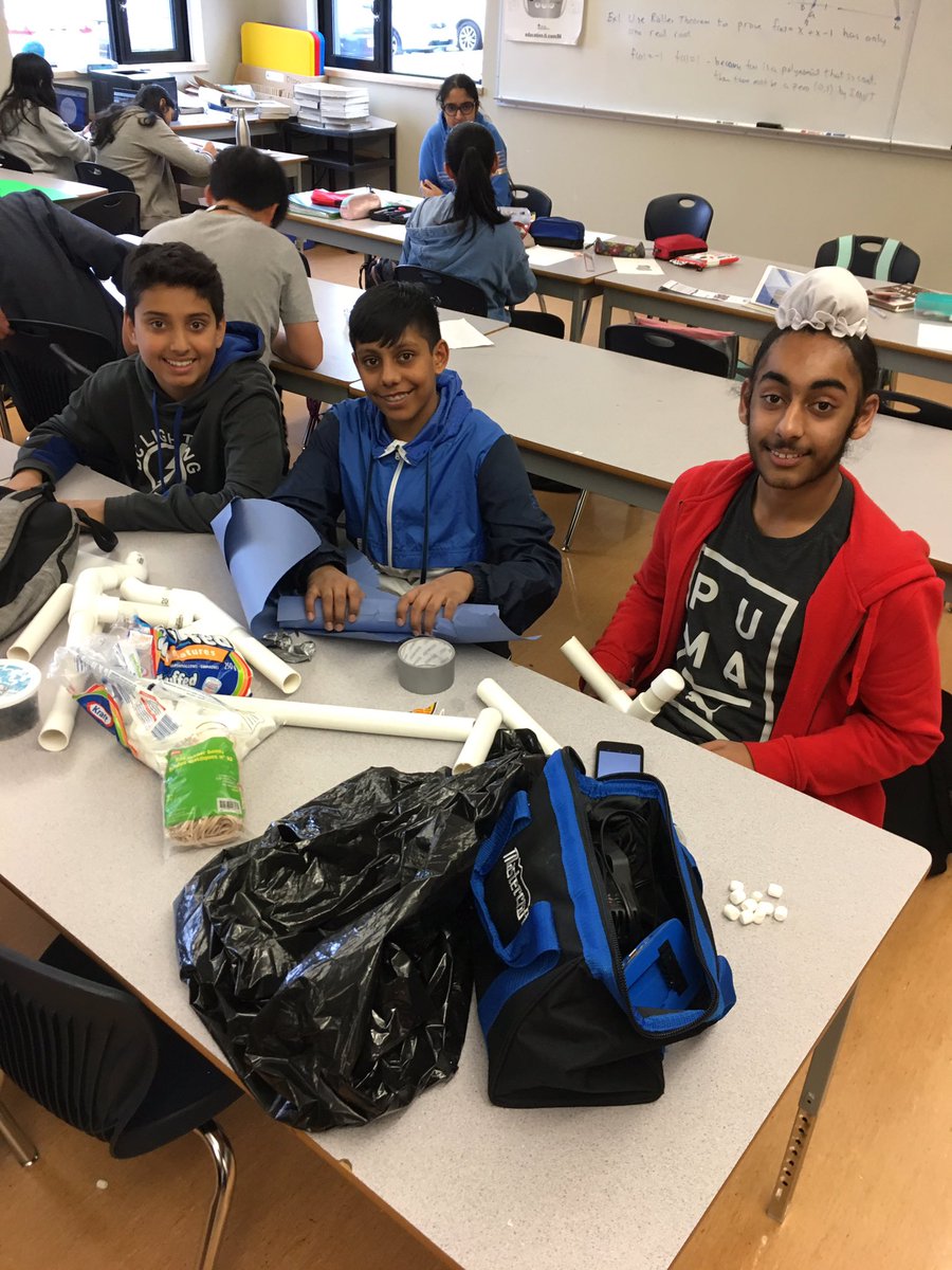 JessGonsales's tweet photo. It’s an inspiring day at #fhlearn today. #imagine #workday #inquiry #design #sd36learn can’t wait for Dec. 5th showcase day! https://t.co/Fyfz5ZcS4J