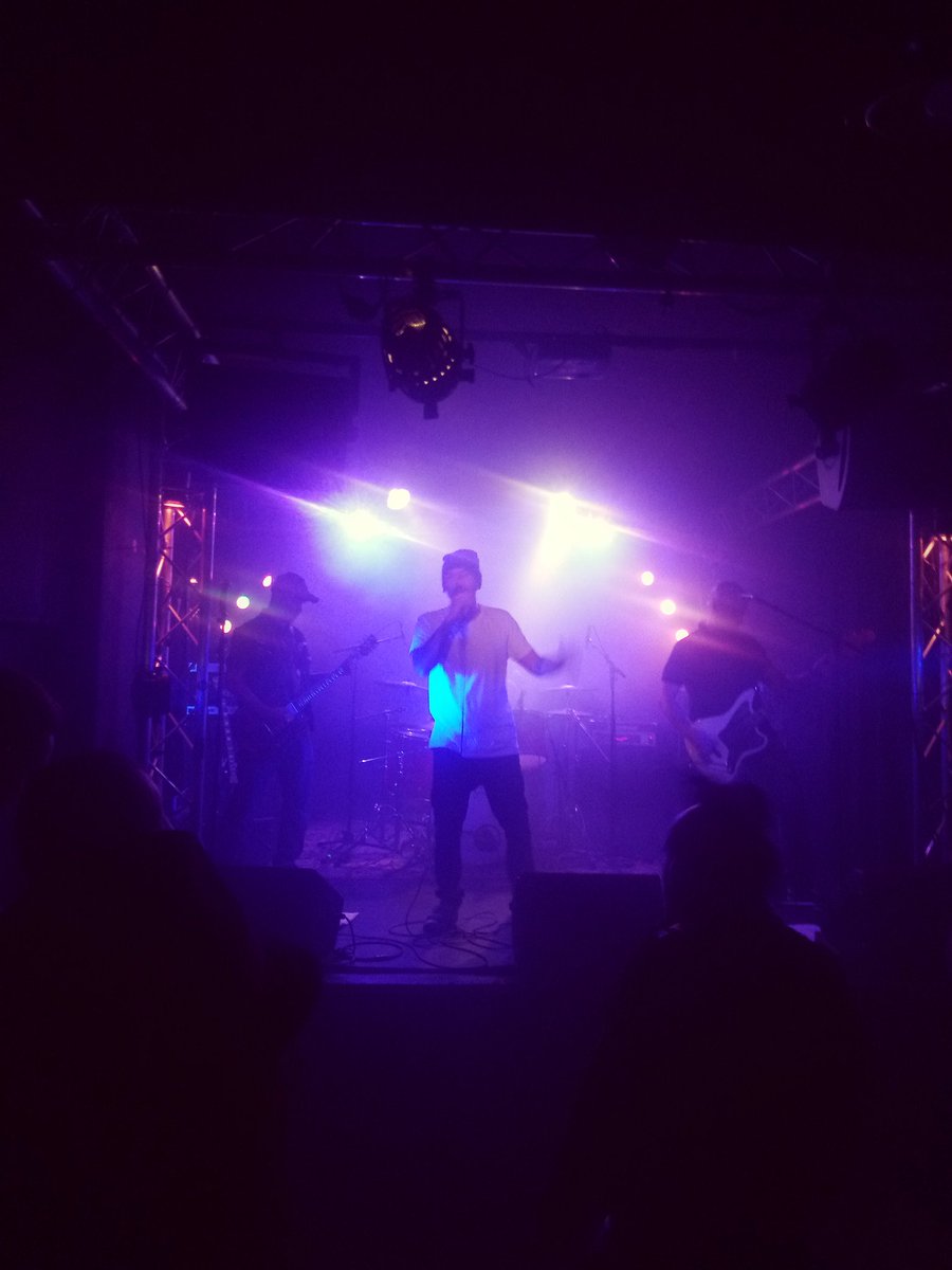 Rise and Fall, le festival continue ce soir, et c'est déjà chaud !! On vous attend à l'Alternateur 😀 #niort #niortmetalcity