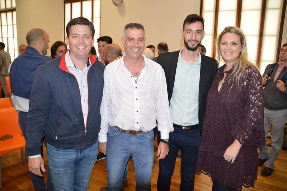 PrensaAlvear's tweet image. Santa Fe es modelo en energías renovables y desde Alvear nos sumamos al futuro. Se desarrollarán parques solares y eólicos para la generación de energía en toda la provincia mejorando la el servicio. 
¿Conocés #Generfe? 💡➡ santafe.gob.ar/ms/generfe/
#RenovablesModeloSantaFe