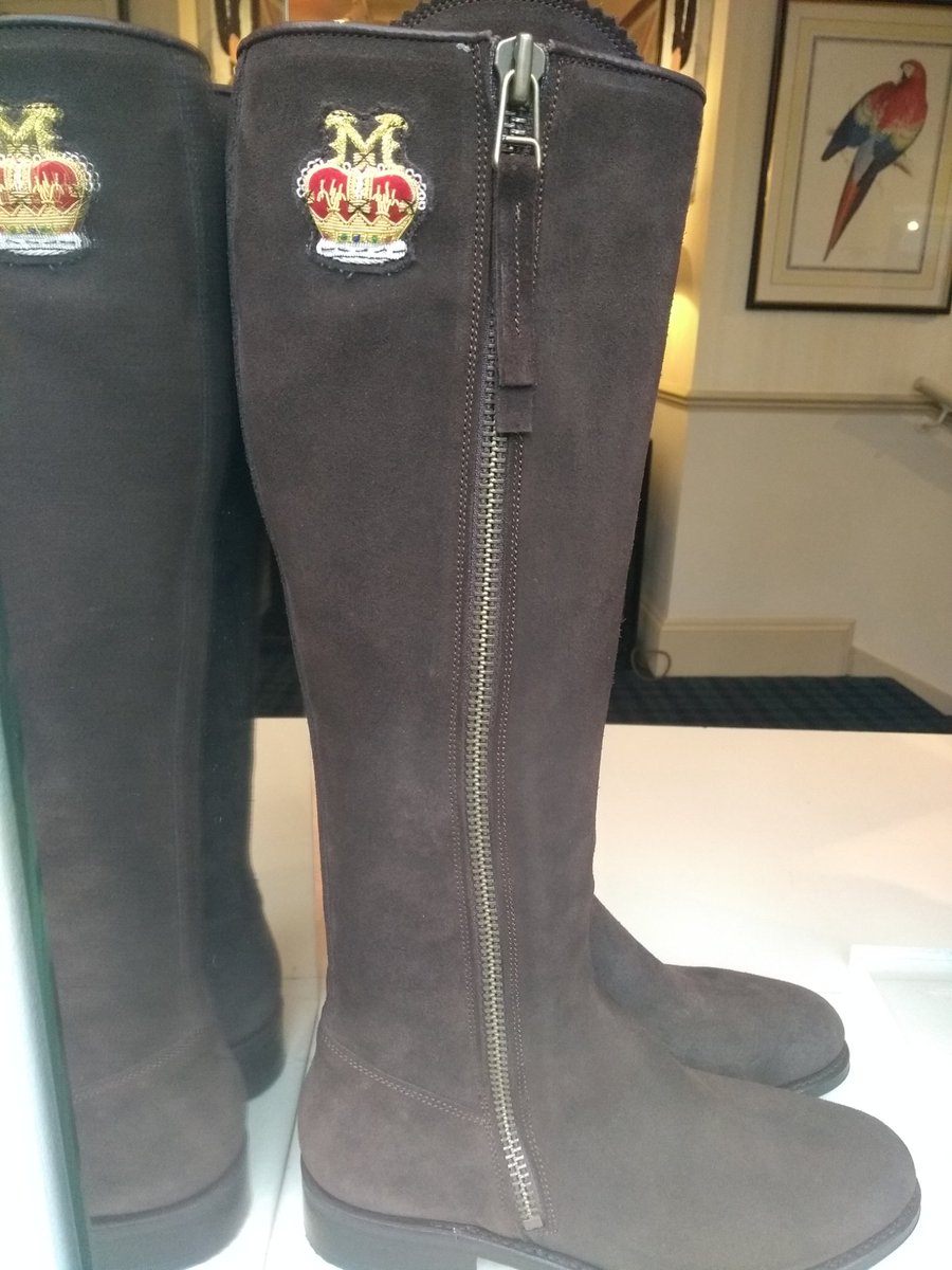 Scarfie1's tweet photo. I love these military jackets and crown boots in #moloh in #Tetbury. Very nice. https://t.co/CgCrq41ho1