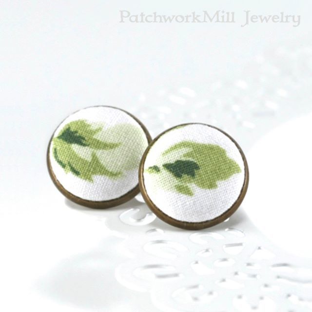 PatchworkMill's tweet image. Green Leaves Earrings 🍃 🍃 🍃  etsy.com/PatchworkMillJ… 🍂 🍂 🍂  #earrings #quilter #button #fabriclove #etsygifts #fabricdesign #gift for #quilters #earringaddict #fabricart #earringlove #vintage #giftforher #fabricjewelry #giftforwom… ift.tt/2DVaTj5