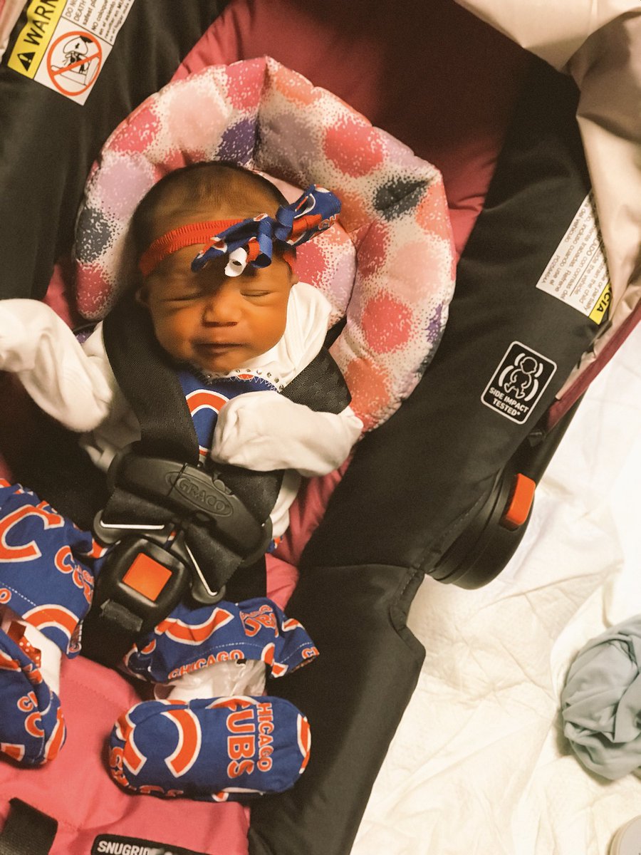 CubbieWooWin's tweet image. Y’all know how we rocking @Cubs  #FIRSTDAYHOME #MYLOVE #FOE